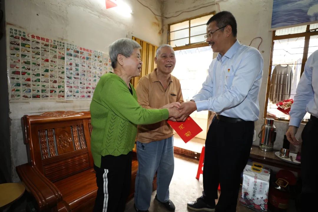 1707273062408902.jpg 开云官方网页版-开云online(中国)
开云官方网页版-开云online(中国)开展新春慰问“送温暖”活动2.jpg