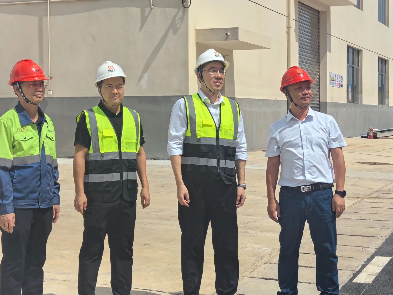 开云官方网页版-开云online(中国)
开云官方网页版-开云online(中国)总裁滕磊调研开云官方网页版-开云online(中国)
星之海新材料公司